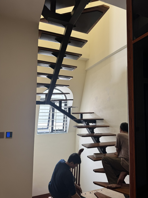 CẦU THANG XƯƠNG CÁ DẦM ĐƠN - Ảnh 3